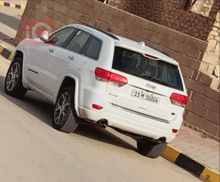 جیپ گراند شیرۆکی